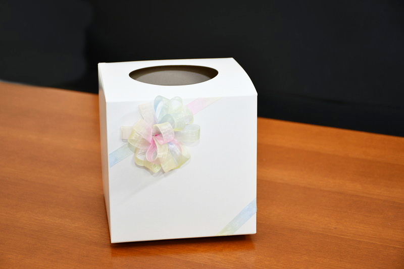 無地の抽選箱をアレンジ